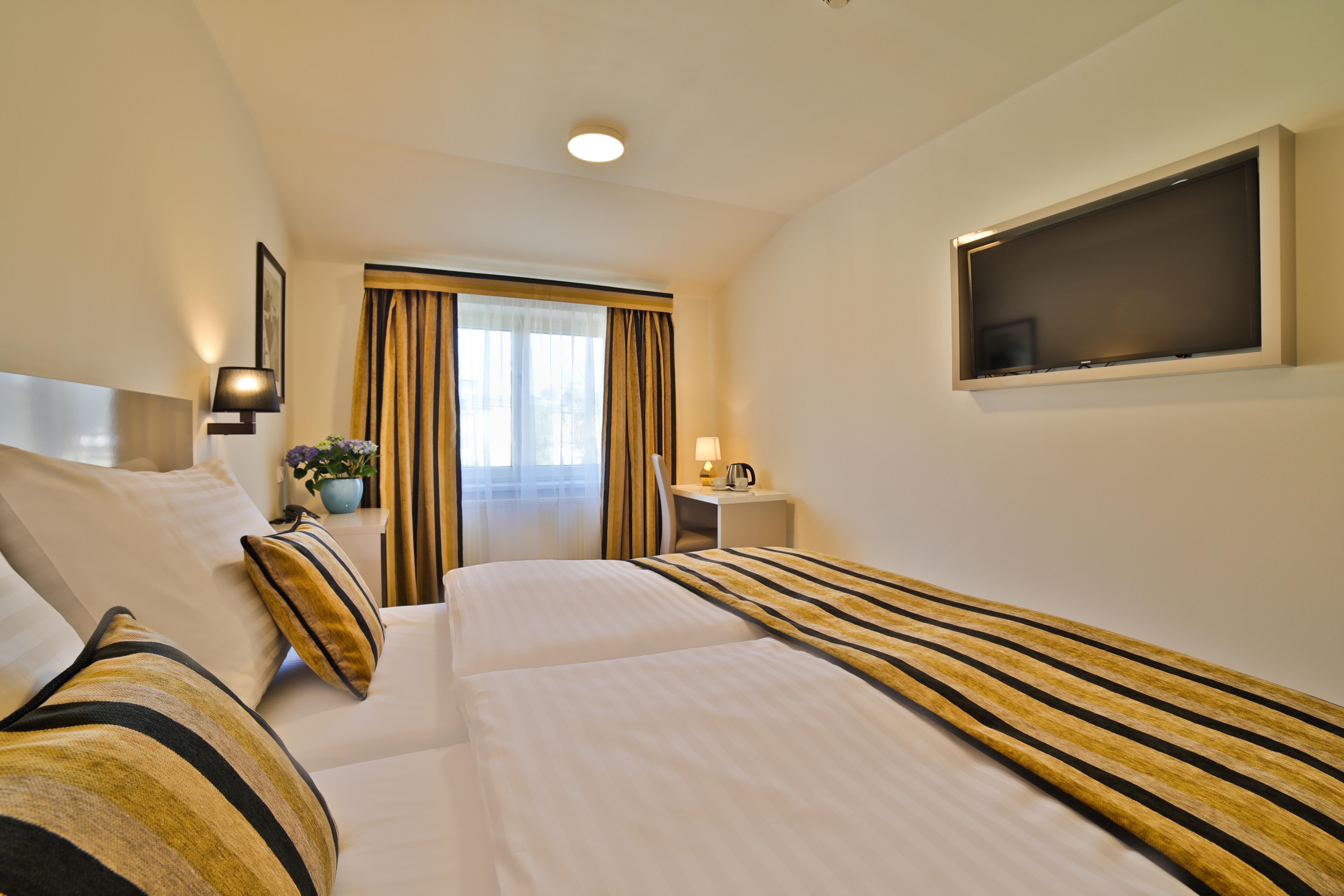 Hotel Ariston Прага Экстерьер фото